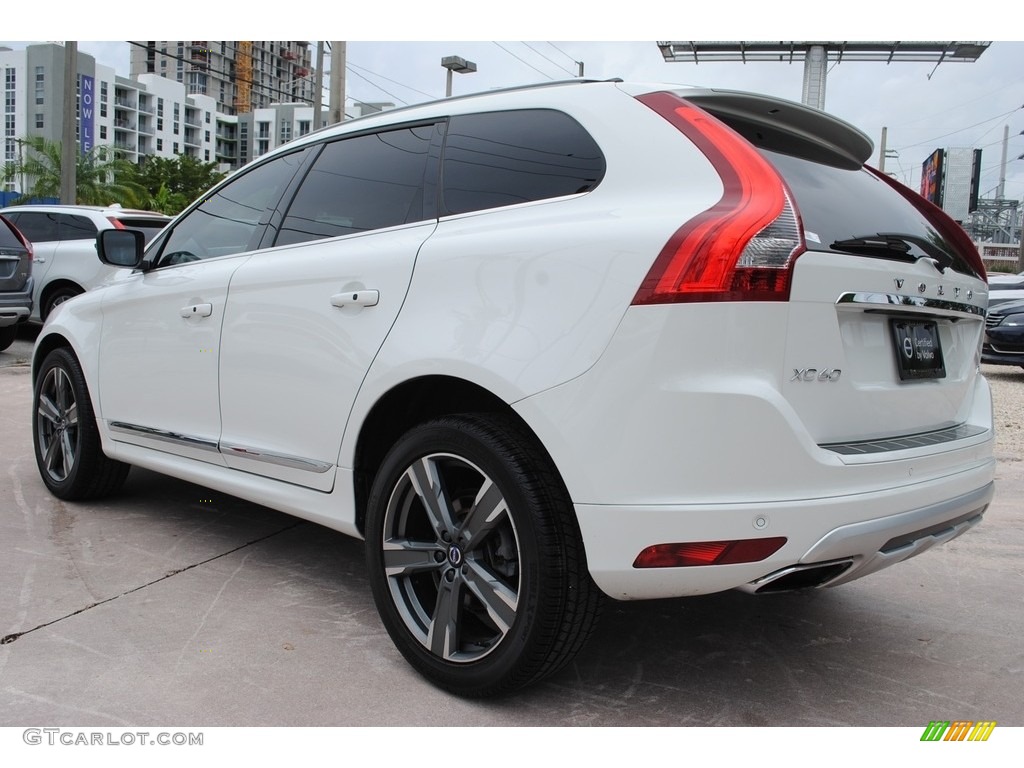 2017 XC60 T5 Dynamic - Ice White / Blonde/Off Black photo #7