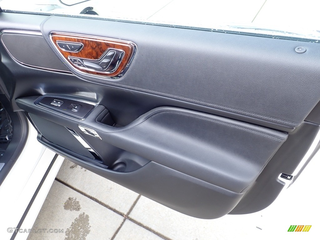 2017 Lincoln Continental Reserve AWD Terracotta Door Panel Photo #138392079