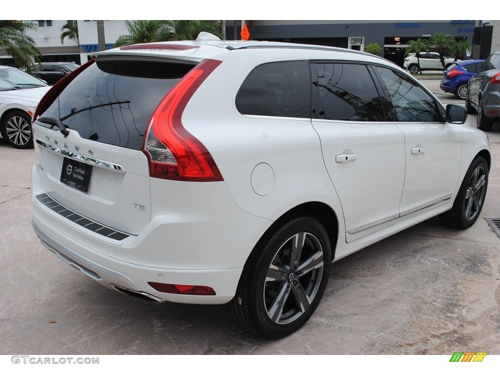 2017 XC60 T5 Dynamic - Ice White / Blonde/Off Black photo #9