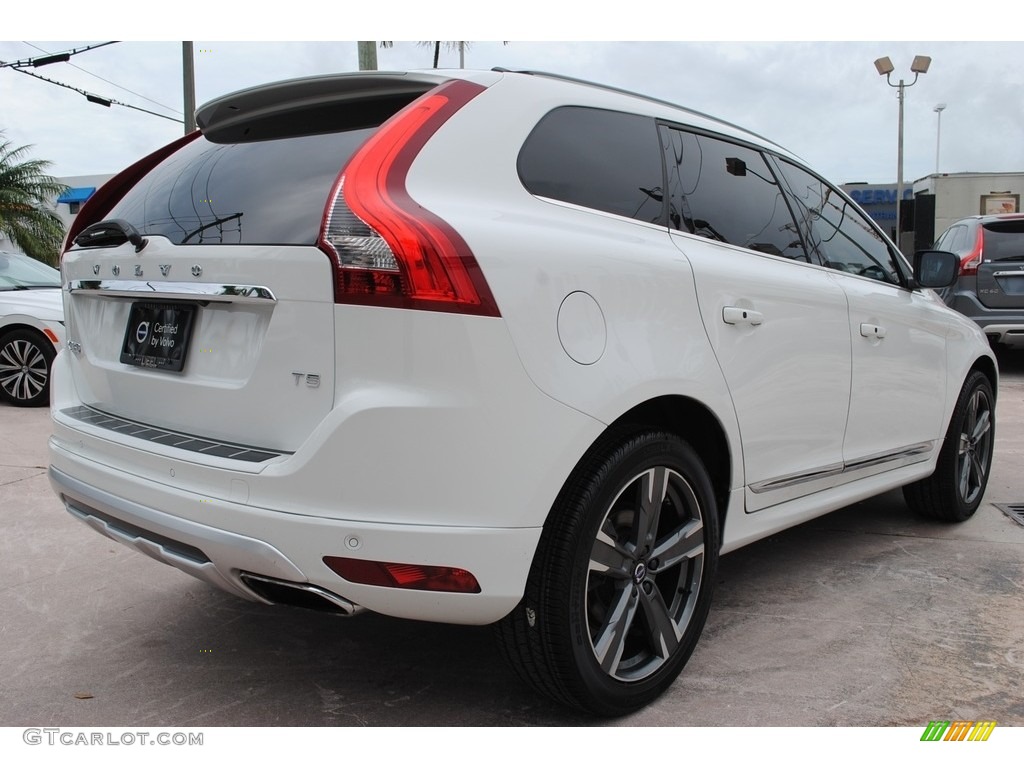 2017 XC60 T5 Dynamic - Ice White / Blonde/Off Black photo #10