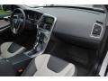 2017 Volvo XC60 Blonde/Off Black Interior Prime Interior Photo