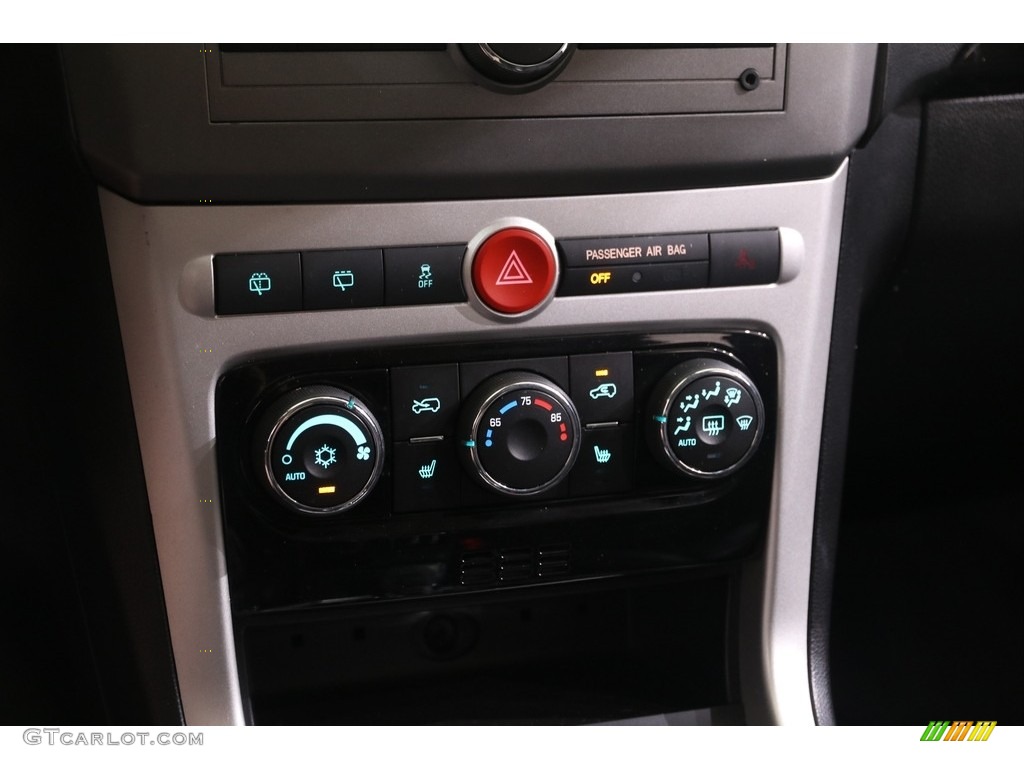 2013 Chevrolet Captiva Sport LTZ Controls Photos