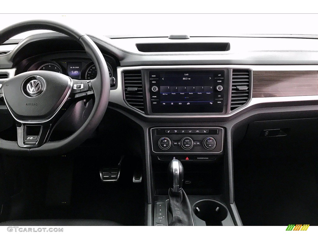 2018 Volkswagen Atlas SE 4Motion Titan Black Dashboard Photo #138395070
