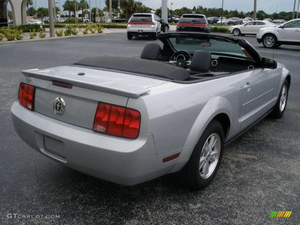 2007 Mustang V6 Premium Convertible - Satin Silver Metallic / Dark Charcoal photo #5