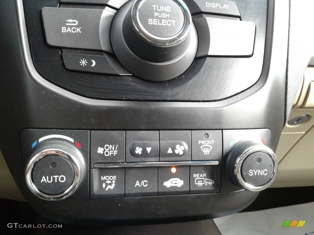 2015 Acura RDX AWD Controls Photo #138395379
