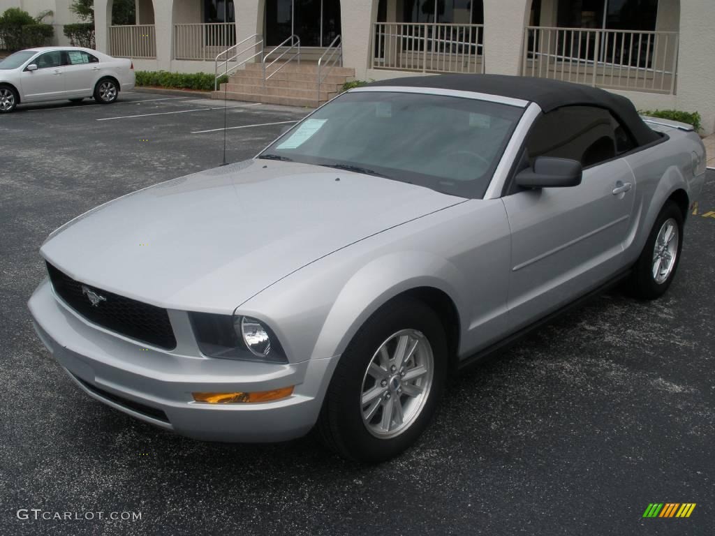 2007 Mustang V6 Premium Convertible - Satin Silver Metallic / Dark Charcoal photo #9
