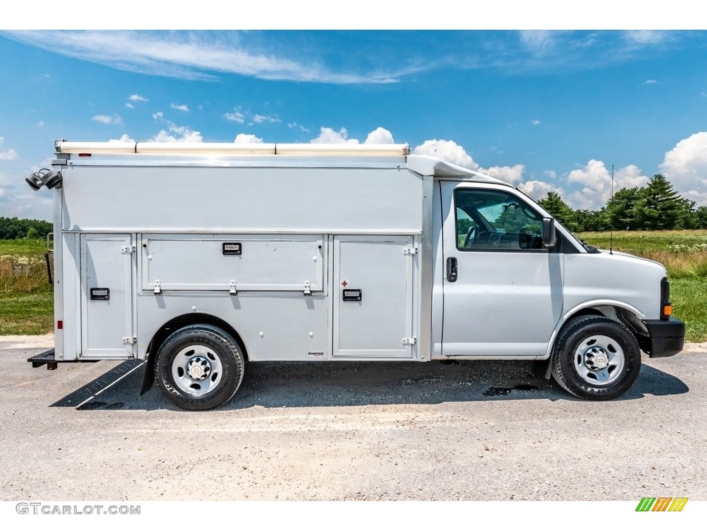 Summit White 2010 Chevrolet Express Cutaway 3500 Commercial Utility Van Exterior Photo #138403536