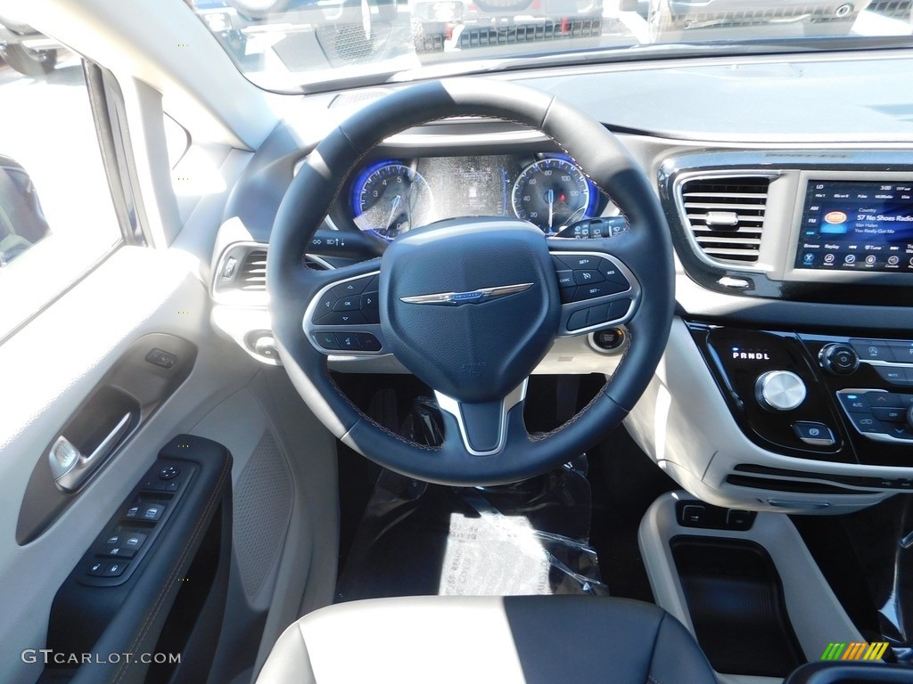 2020 Pacifica Touring L - Jazz Blue Pearl / Alloy/Black photo #14