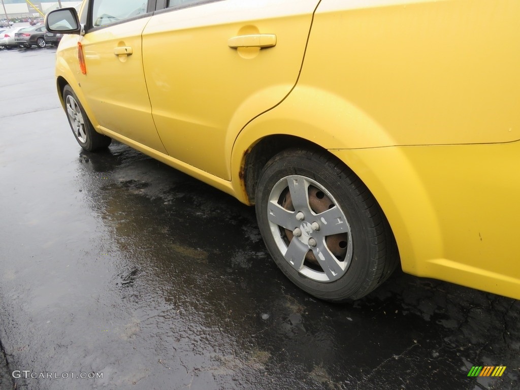 2009 Aveo LT Sedan - Summer Yellow / Charcoal photo #7