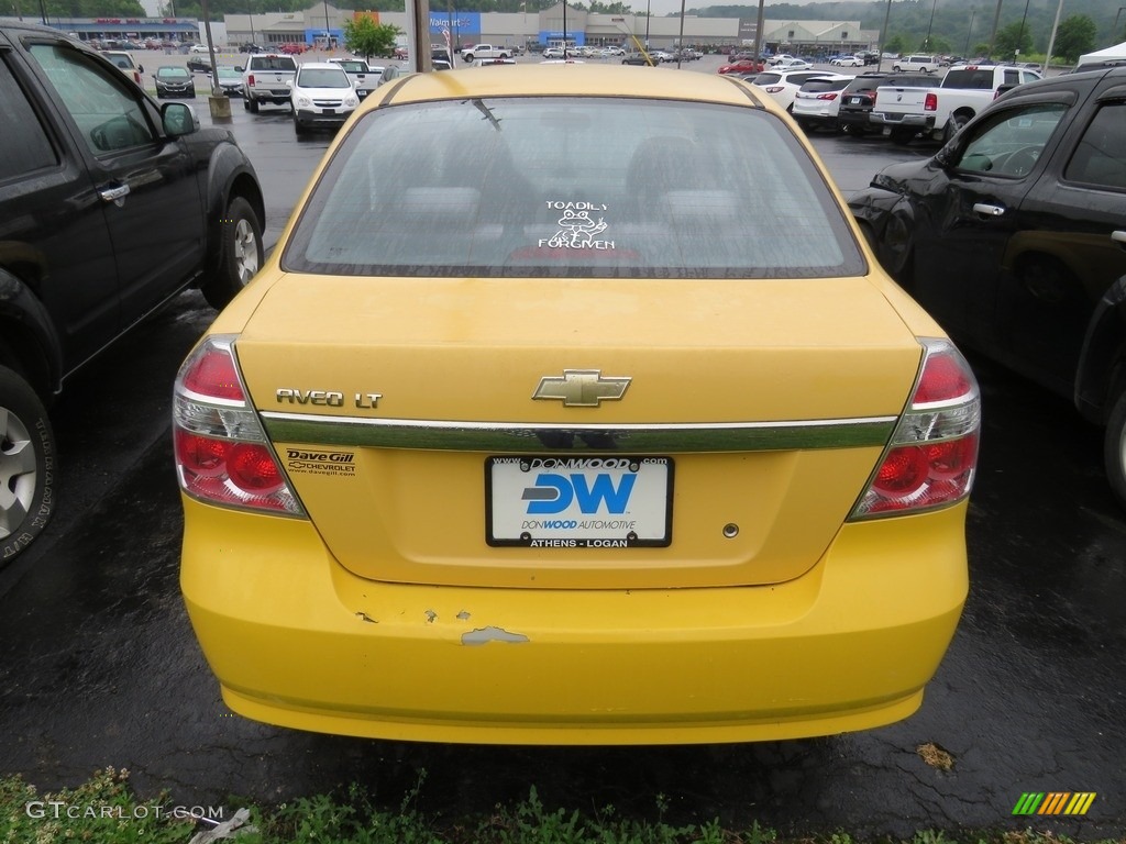 2009 Aveo LT Sedan - Summer Yellow / Charcoal photo #9