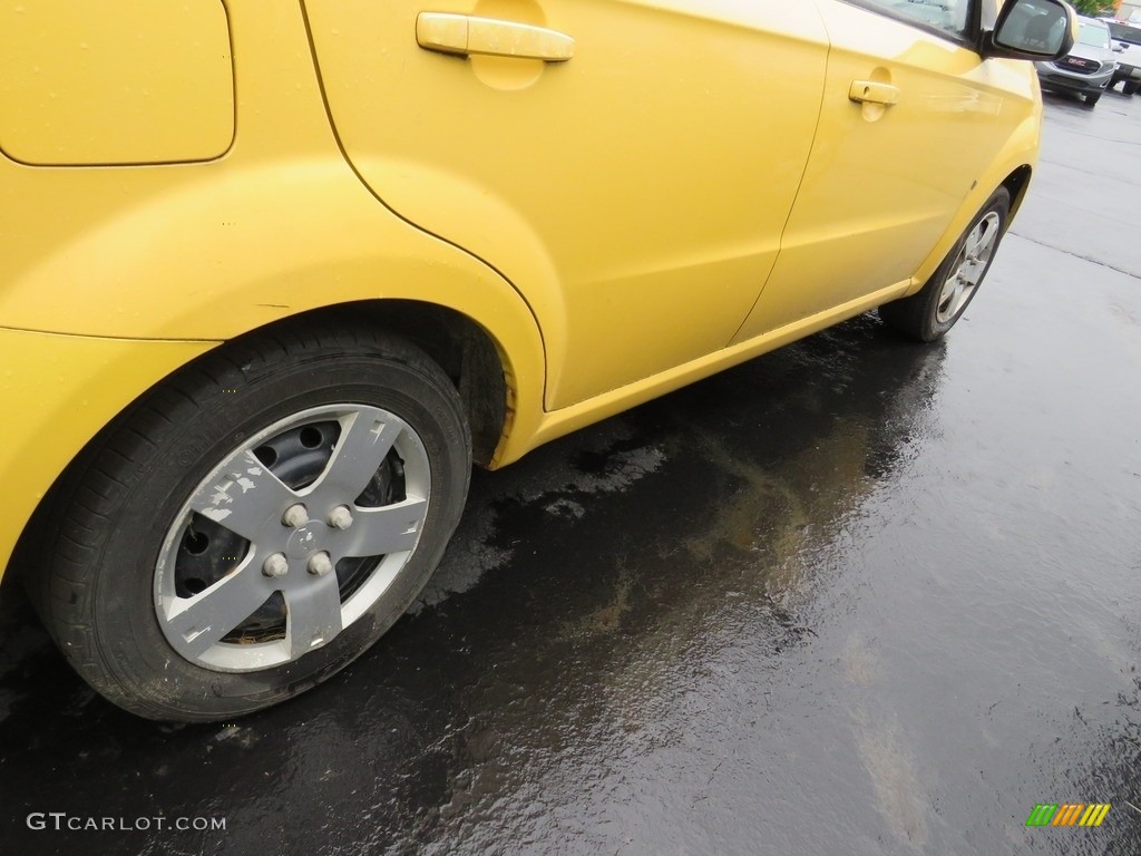 2009 Aveo LT Sedan - Summer Yellow / Charcoal photo #11