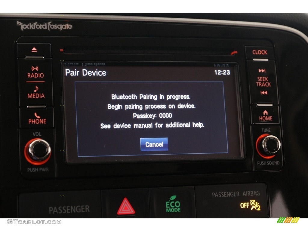 2016 Mitsubishi Outlander GT S-AWC Controls Photo #138418600
