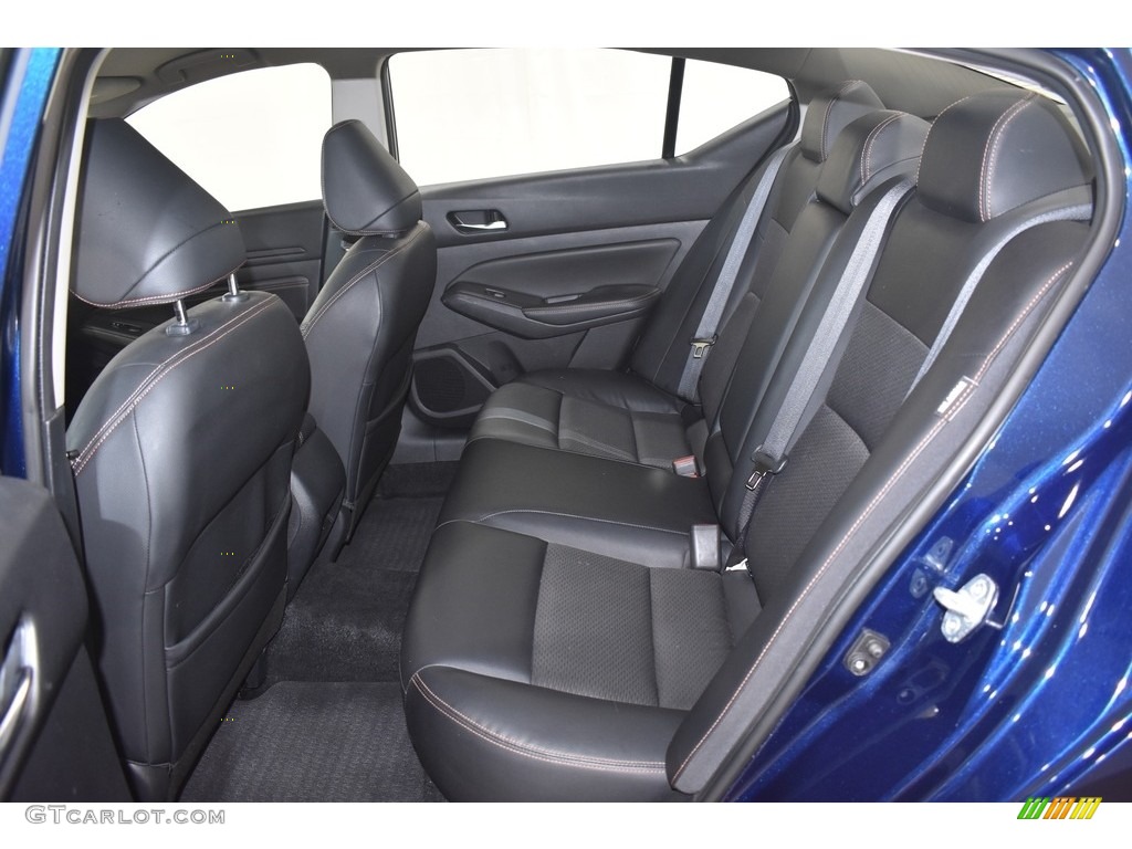 2019 Altima SR - Deep Blue Pearl / Charcoal photo #8