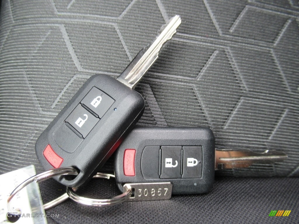 2020 Mitsubishi Outlander Sport ES Keys Photos