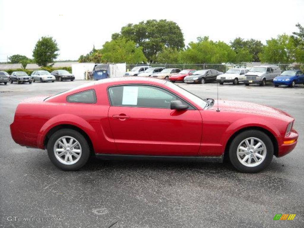 2008 Mustang V6 Deluxe Coupe - Dark Candy Apple Red / Dark Charcoal photo #2