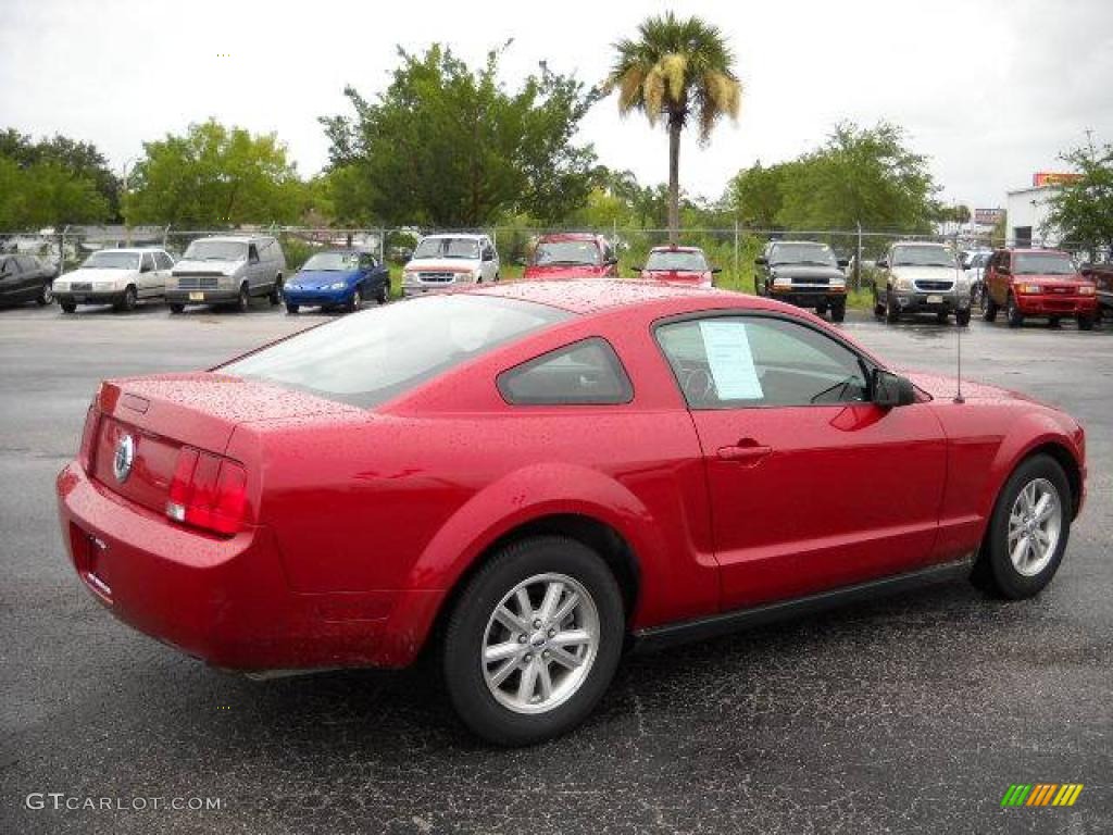 2008 Mustang V6 Deluxe Coupe - Dark Candy Apple Red / Dark Charcoal photo #3