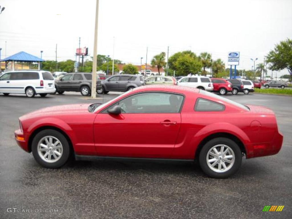 2008 Mustang V6 Deluxe Coupe - Dark Candy Apple Red / Dark Charcoal photo #4