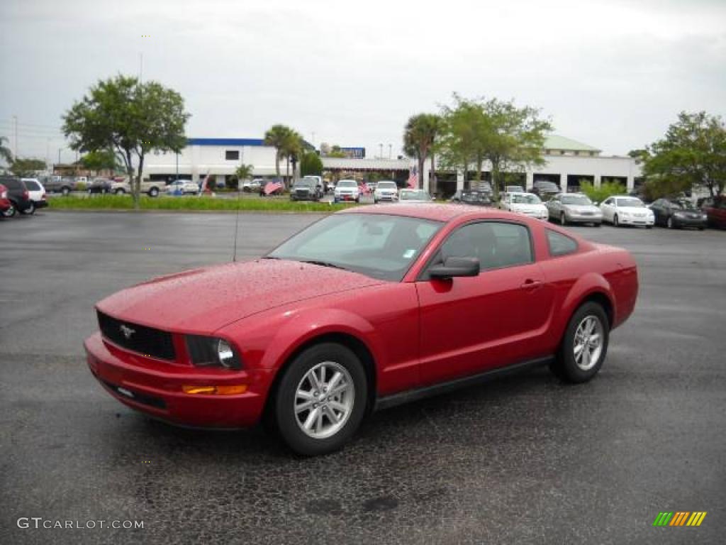 2008 Mustang V6 Deluxe Coupe - Dark Candy Apple Red / Dark Charcoal photo #11