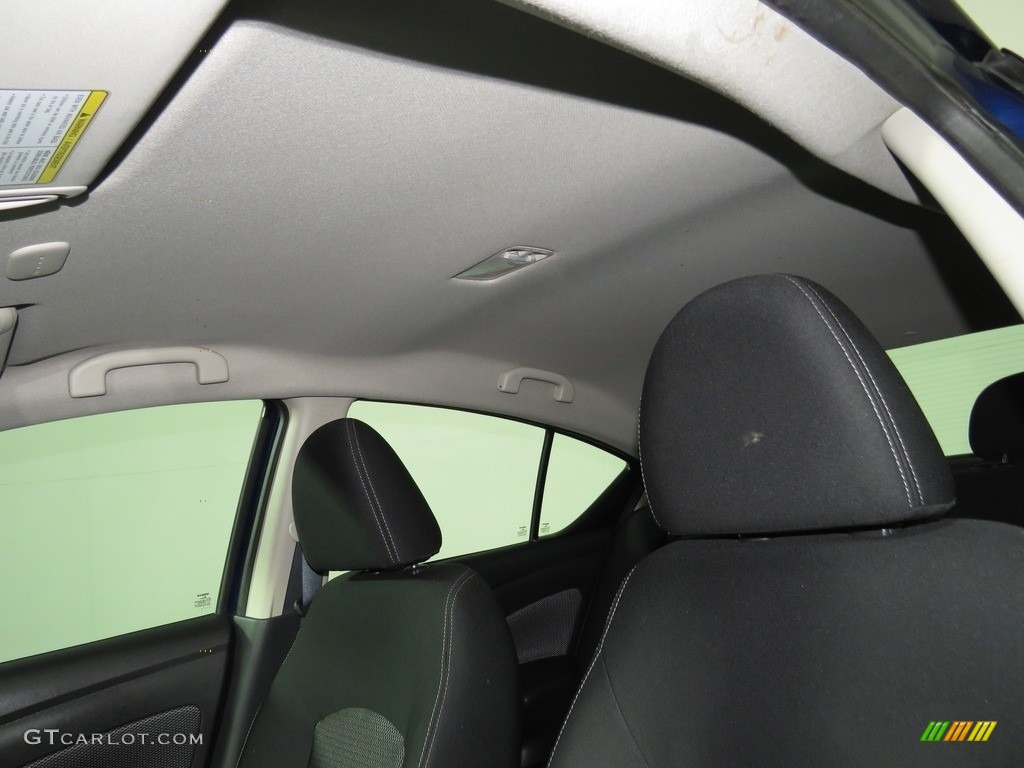 2019 Versa SV - Deep Blue Pearl / Charcoal photo #31