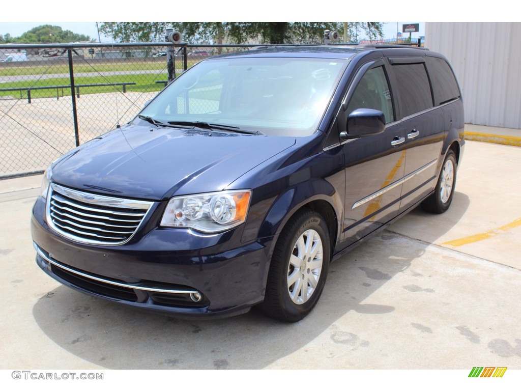2016 Town & Country Touring - True Blue Pearl / Black/Light Graystone photo #4
