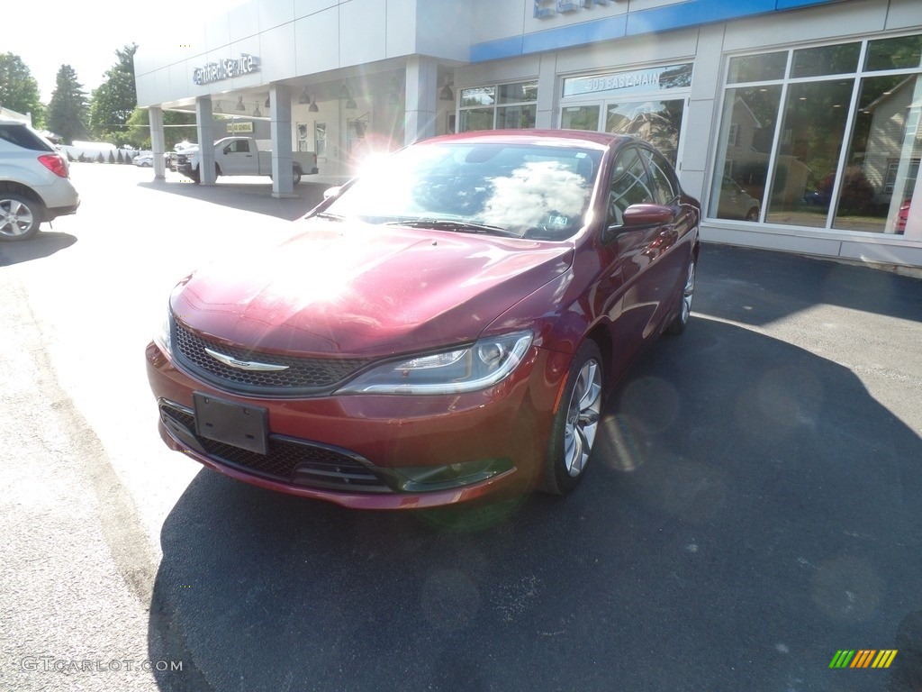 2015 200 S - Velvet Red Pearl / Black photo #2