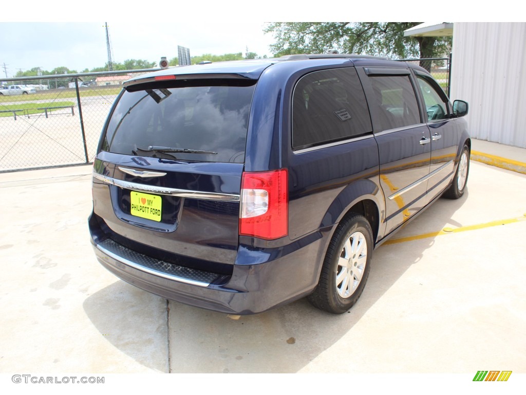 2016 Town & Country Touring - True Blue Pearl / Black/Light Graystone photo #10