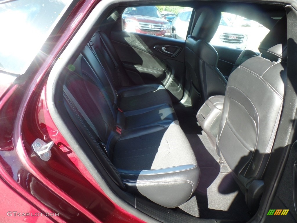 2015 200 S - Velvet Red Pearl / Black photo #29