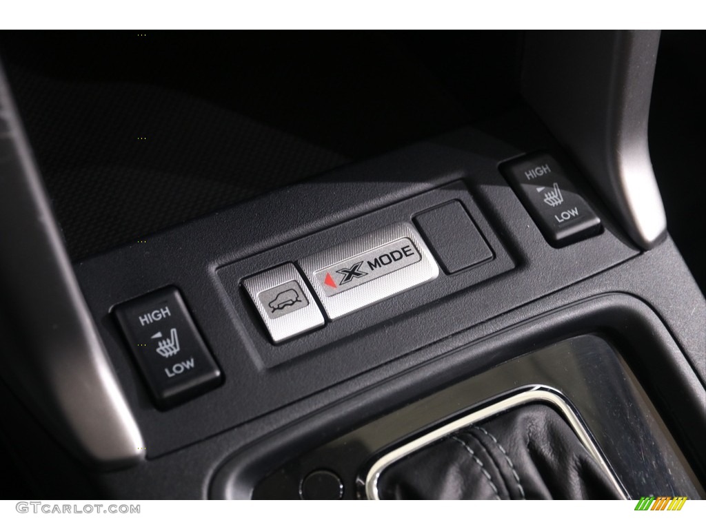 2016 Subaru Forester 2.0XT Premium Marks and Logos Photos