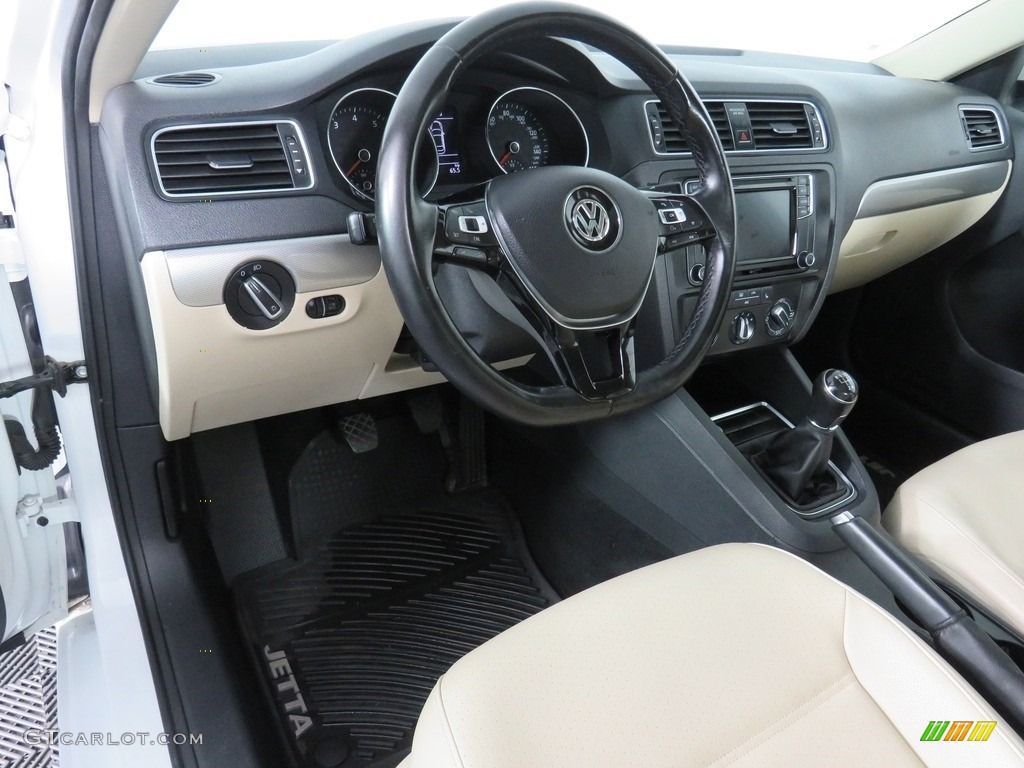 Cornsilk Beige Interior 2017 Volkswagen Jetta SE Photo #138436374