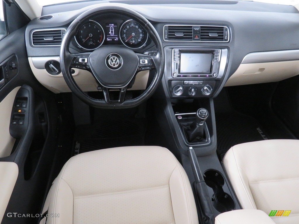 2017 Volkswagen Jetta SE Dashboard Photos
