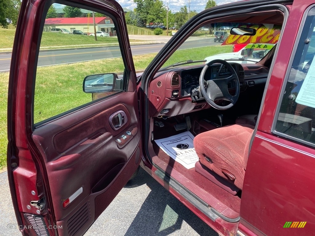 1996 Sierra 1500 SL Extended Cab 4x4 - Dark Hunt Club Red Metallic / Maroon photo #6