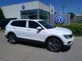 Pure White - Tiguan SEL 4MOTION Photo No. 2