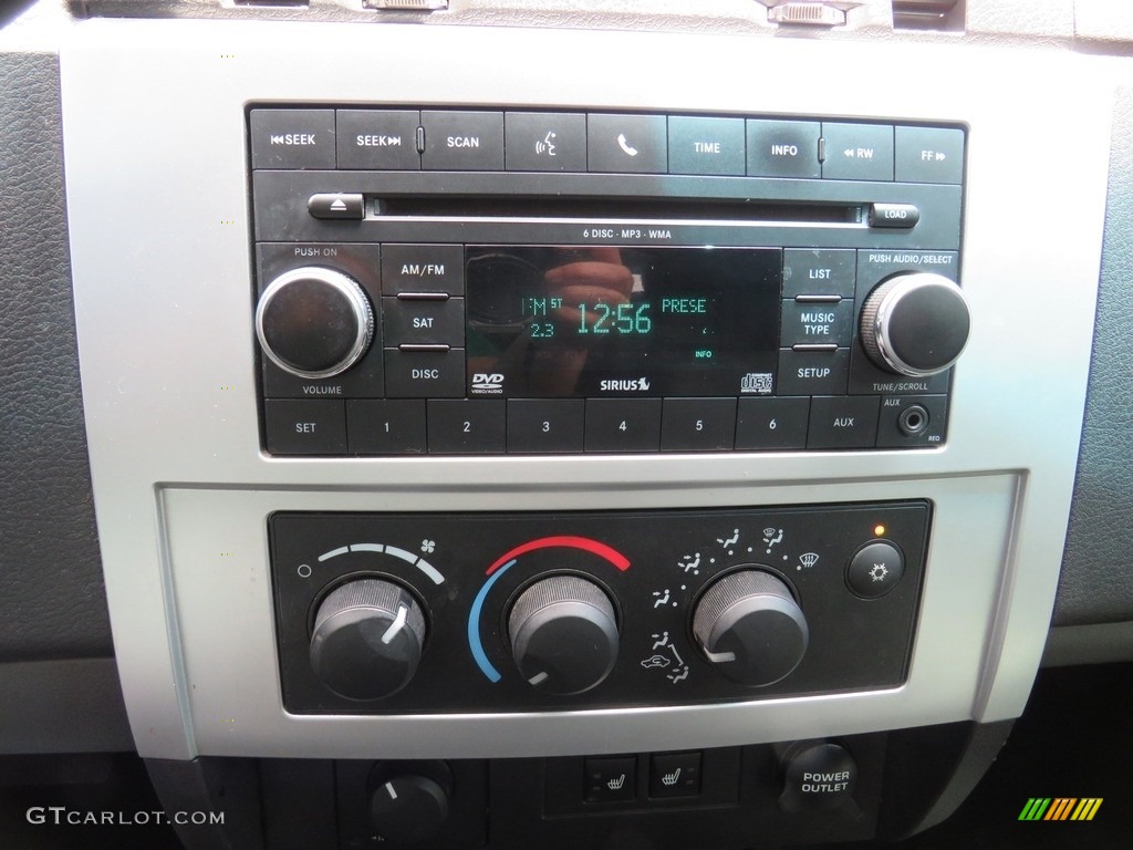2011 Dodge Dakota Laramie Crew Cab 4x4 Controls Photo #138440676