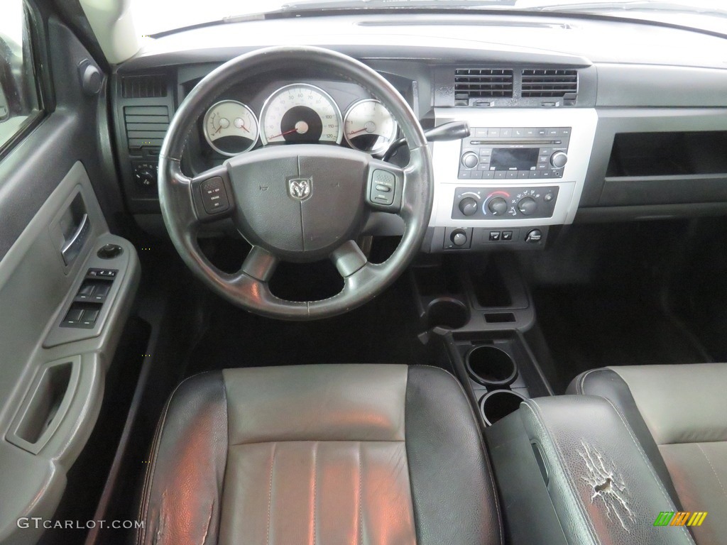 2011 Dakota Laramie Crew Cab 4x4 - Brilliant Black Crystal Pearl / Dark Slate Gray/Medium Slate Gray photo #30