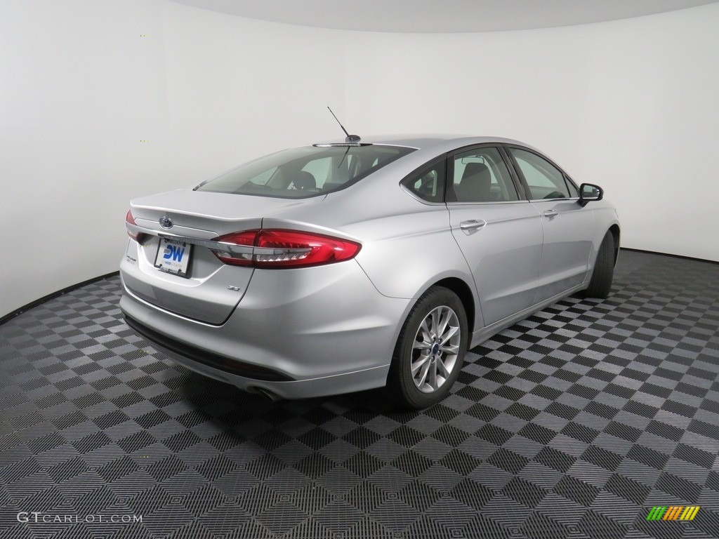 2017 Fusion SE - Ingot Silver / Ebony photo #15