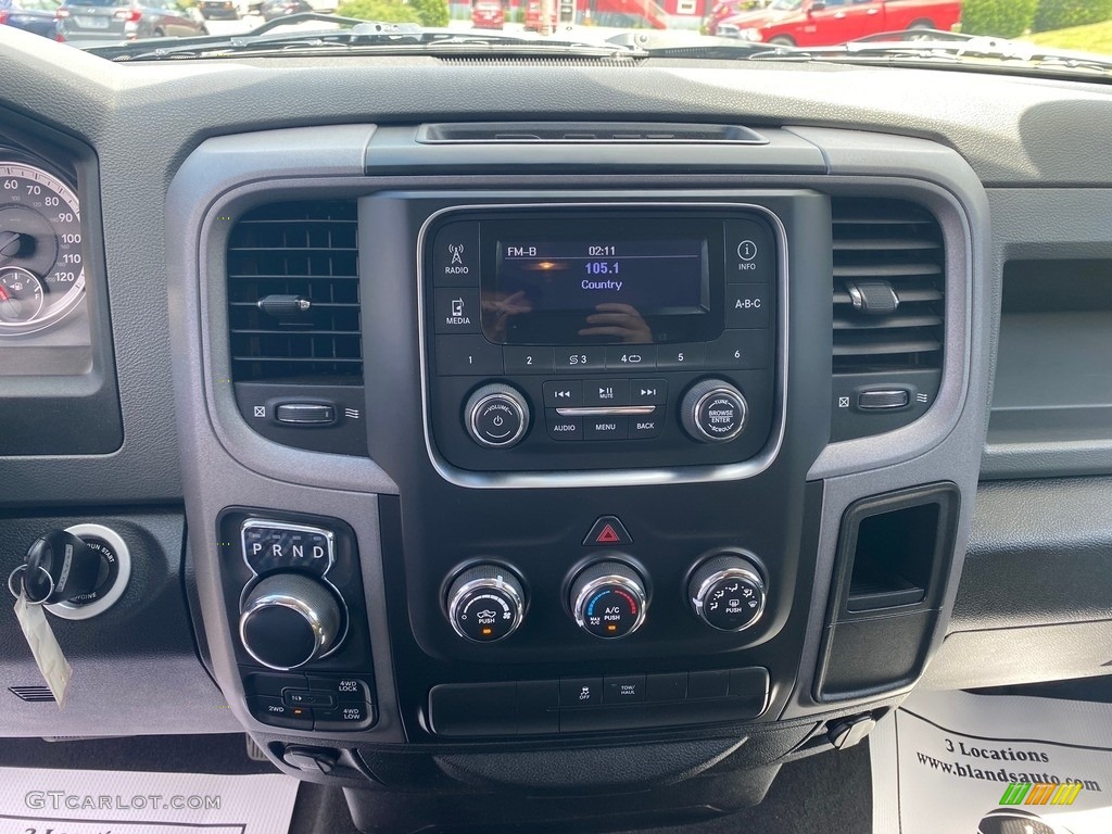 2014 1500 Express Quad Cab 4x4 - True Blue Pearl Coat / Black/Diesel Gray photo #20