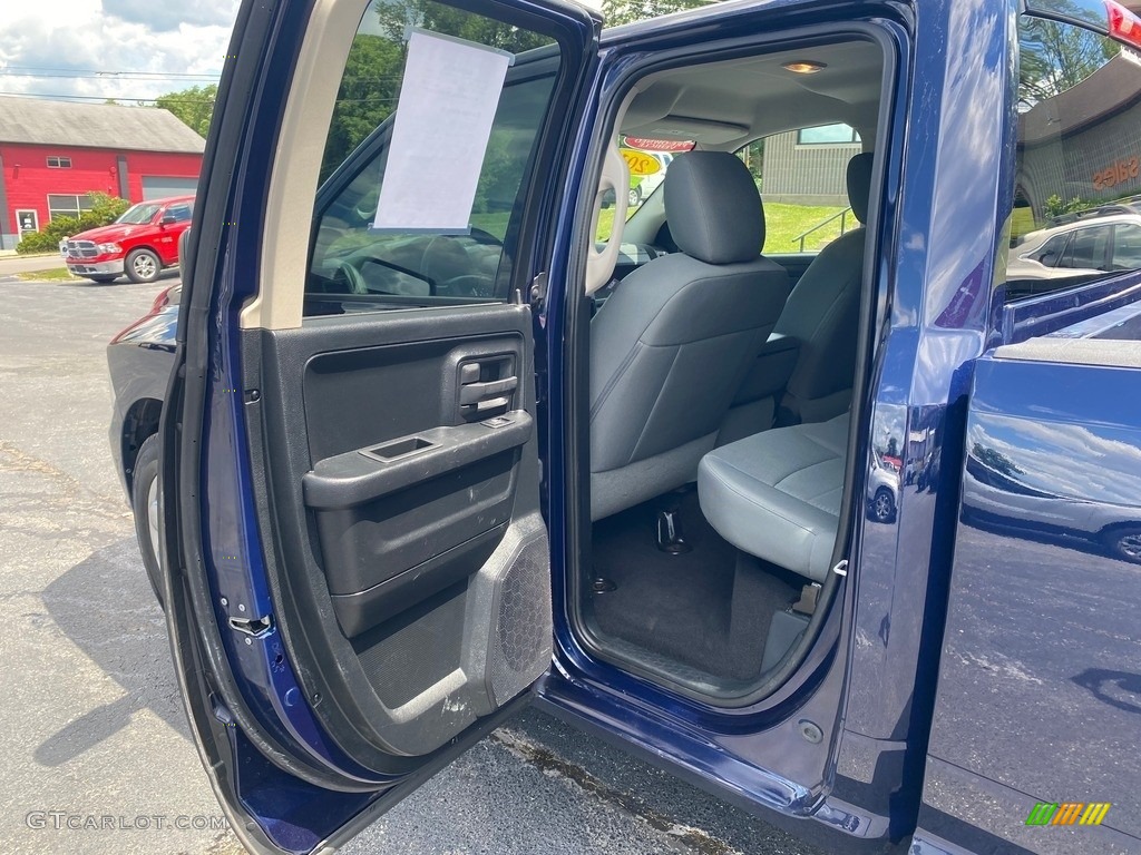 2014 1500 Express Quad Cab 4x4 - True Blue Pearl Coat / Black/Diesel Gray photo #26