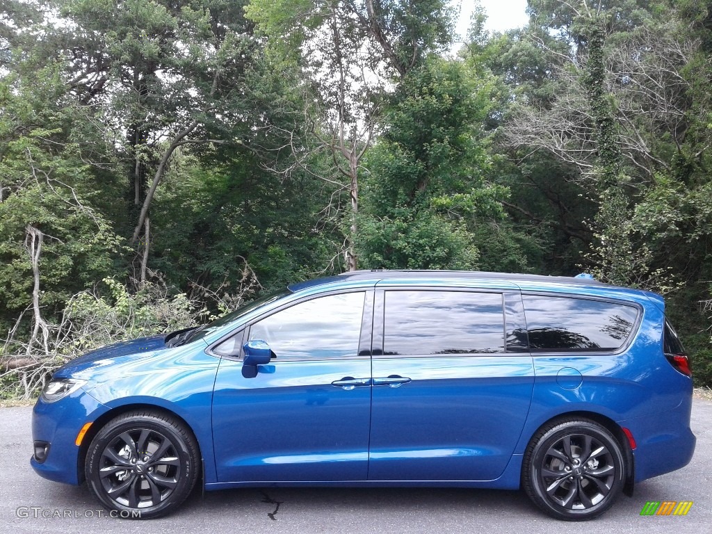 Ocean Blue Metallic Chrysler Pacifica