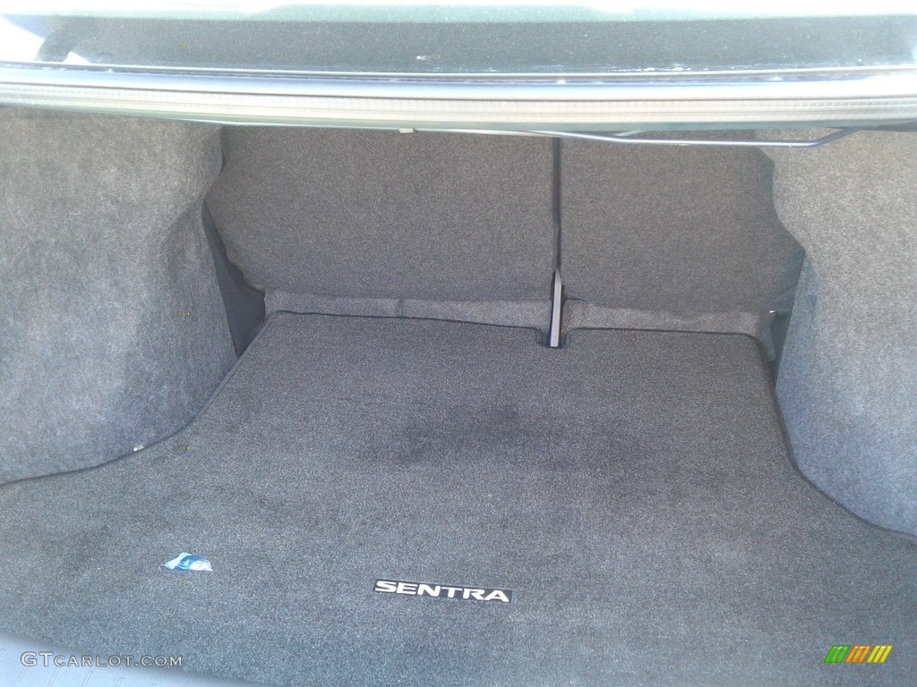2019 Sentra SR - Deep Blue Pearl / Charcoal photo #4