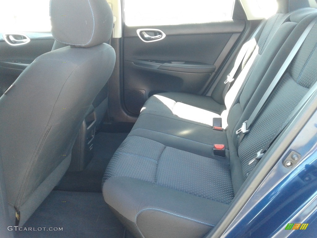 2019 Sentra SR - Deep Blue Pearl / Charcoal photo #9