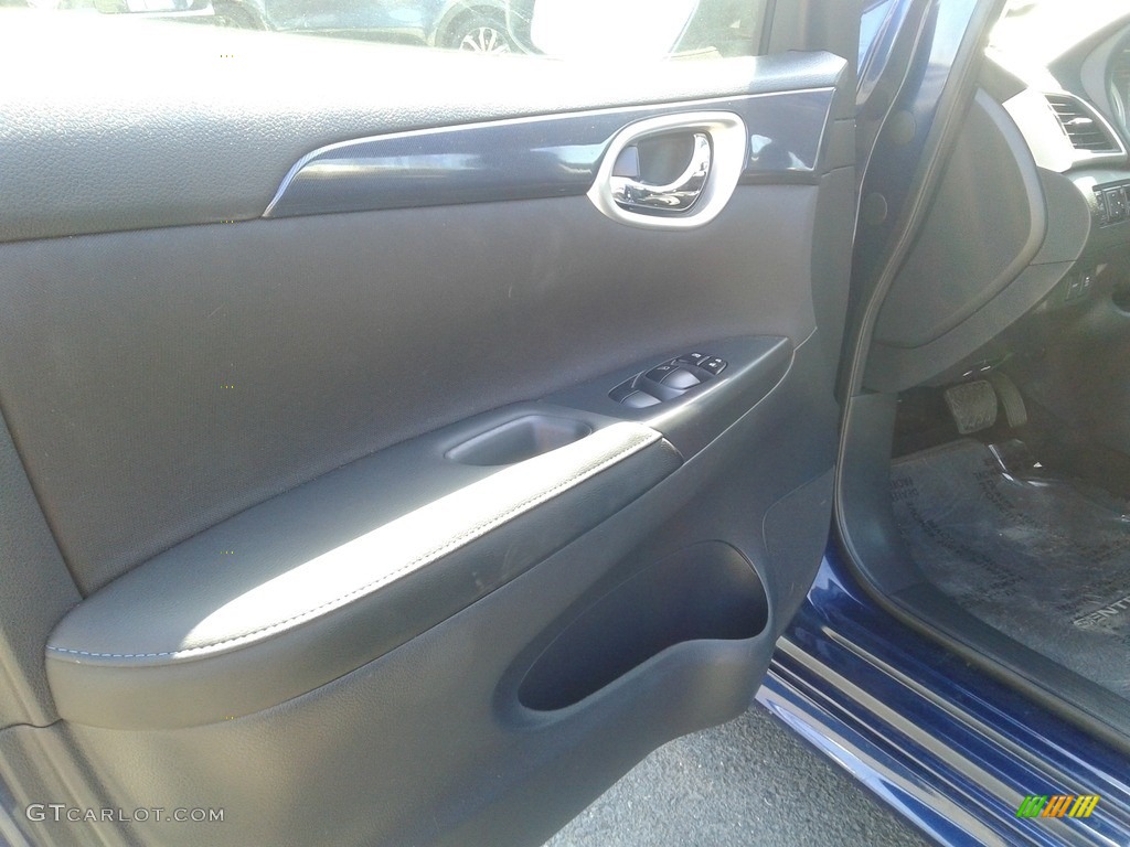 2019 Sentra SR - Deep Blue Pearl / Charcoal photo #10