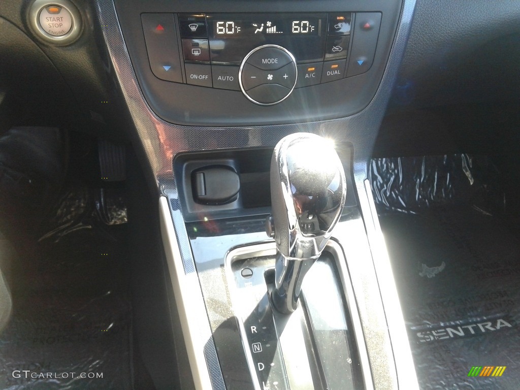 2019 Sentra SR - Deep Blue Pearl / Charcoal photo #15