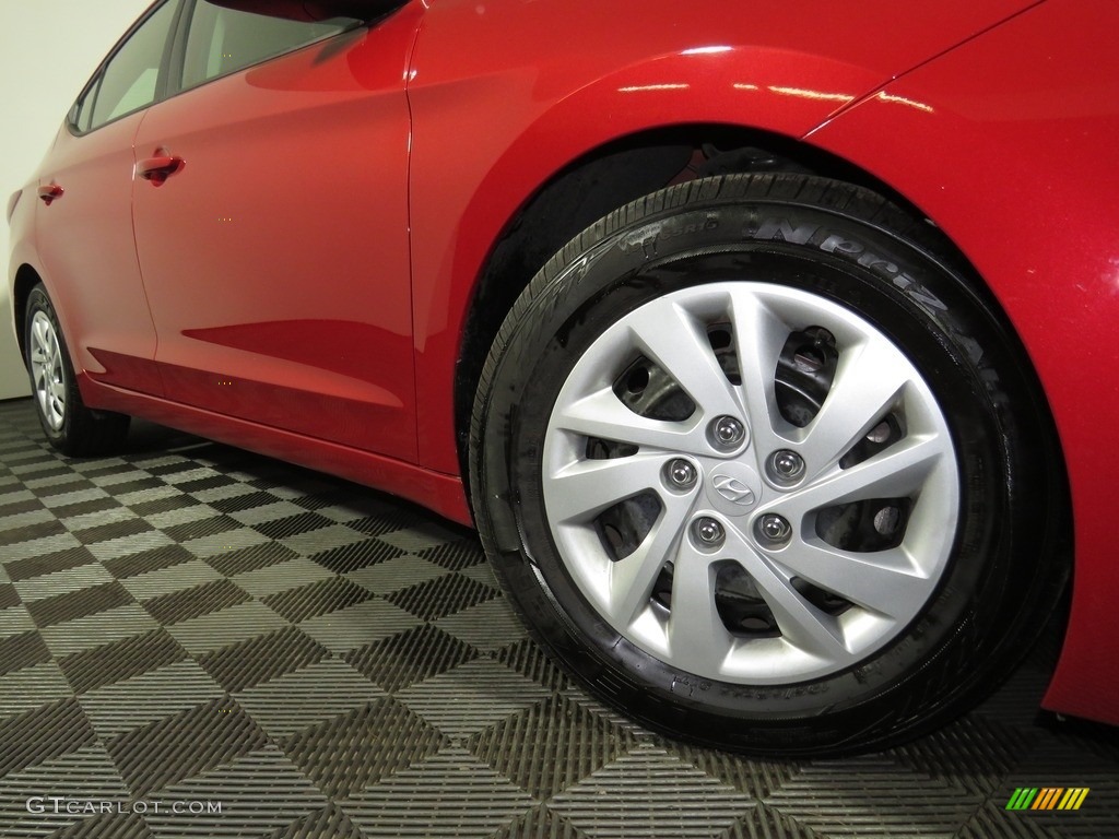 2019 Elantra SE - Scarlet Red / Gray photo #3