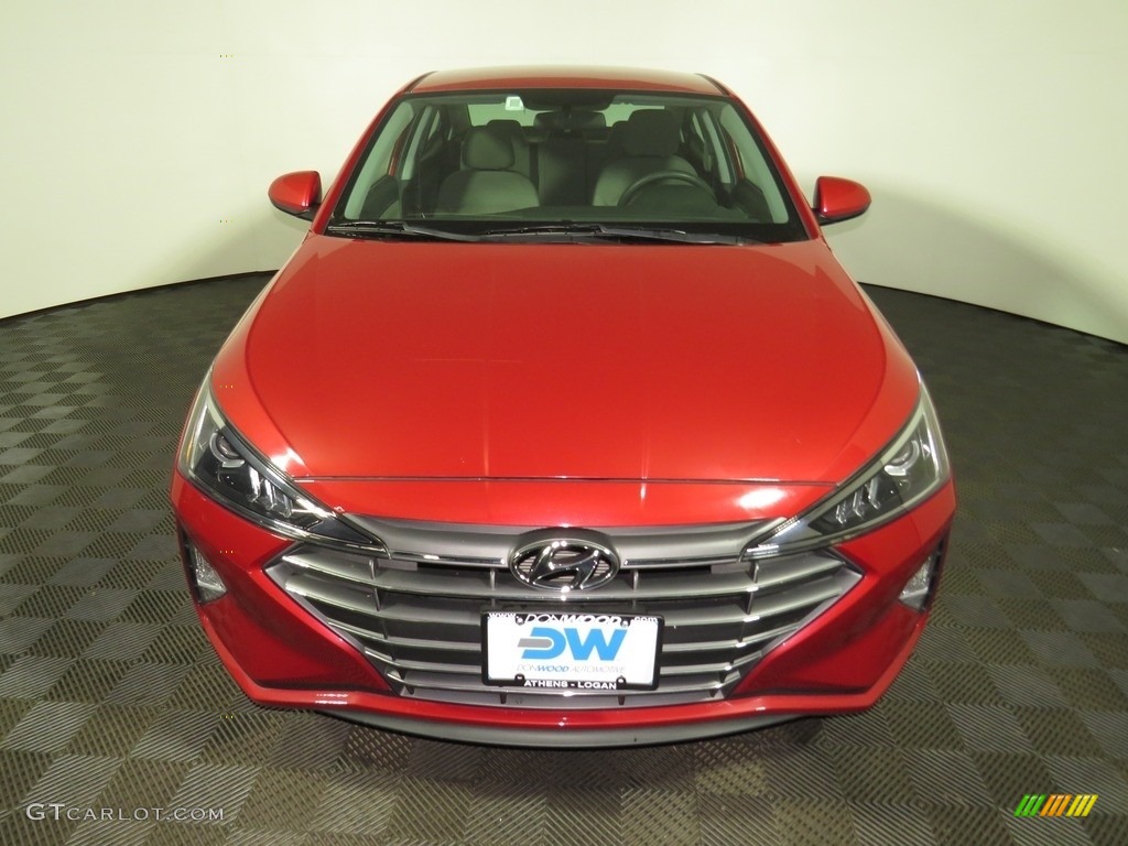 2019 Elantra SE - Scarlet Red / Gray photo #4