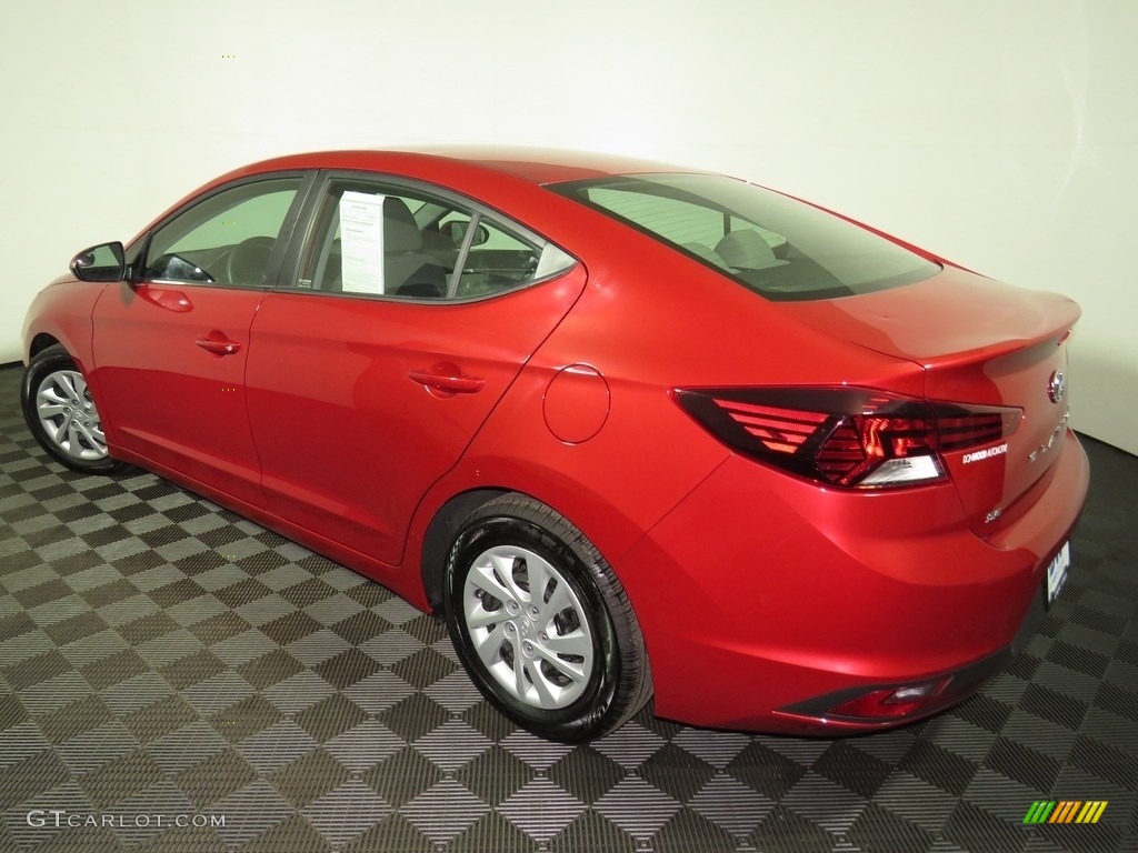 2019 Elantra SE - Scarlet Red / Gray photo #9