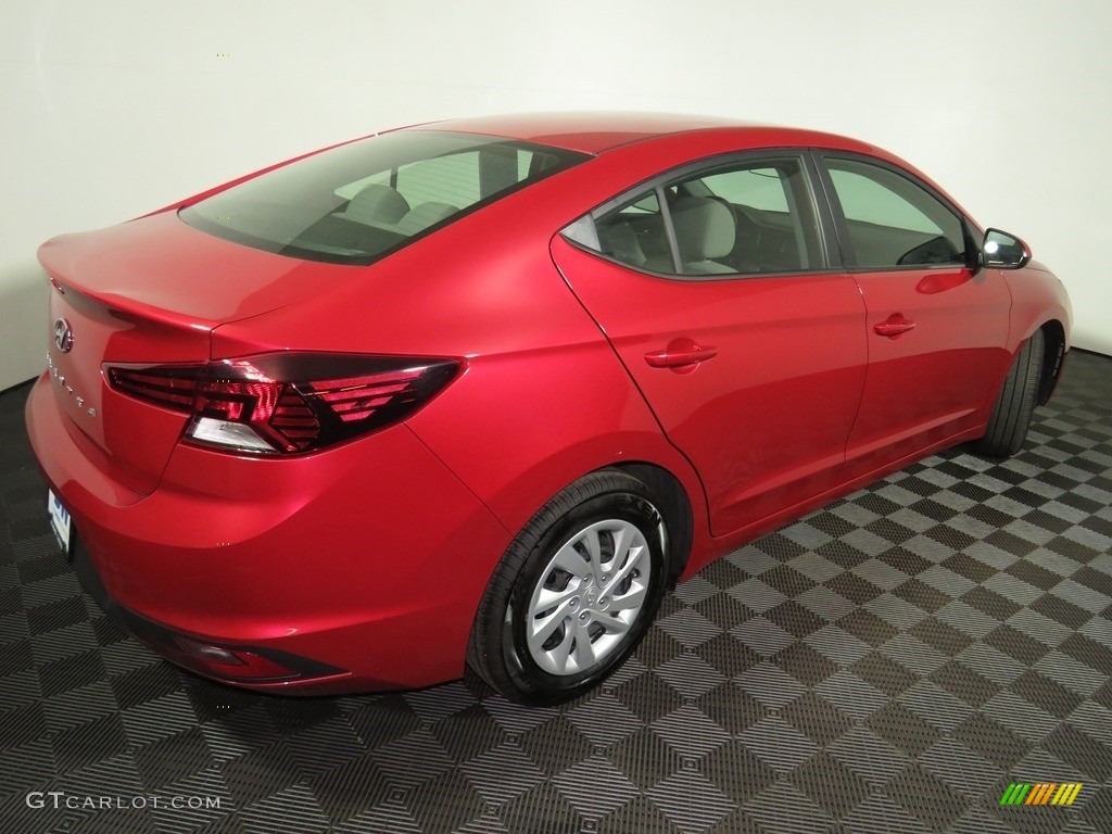 2019 Elantra SE - Scarlet Red / Gray photo #14