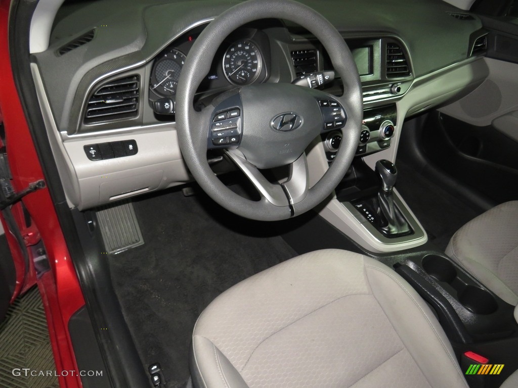 2019 Elantra SE - Scarlet Red / Gray photo #18