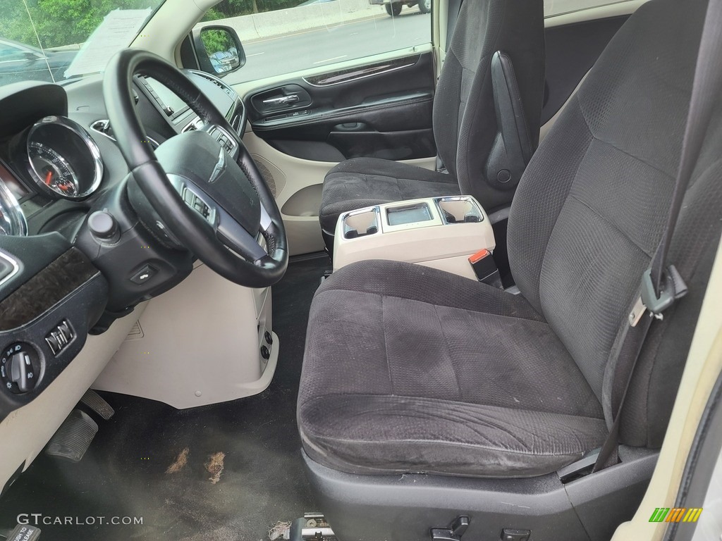 2011 Town & Country Touring - Bright Silver Metallic / Black/Light Graystone photo #8