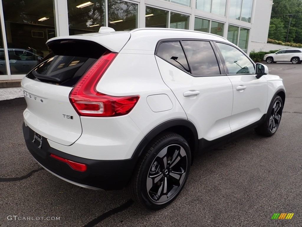 2020 XC40 T5 Momentum AWD - Ice White / Oxide Red/Charcoal photo #2