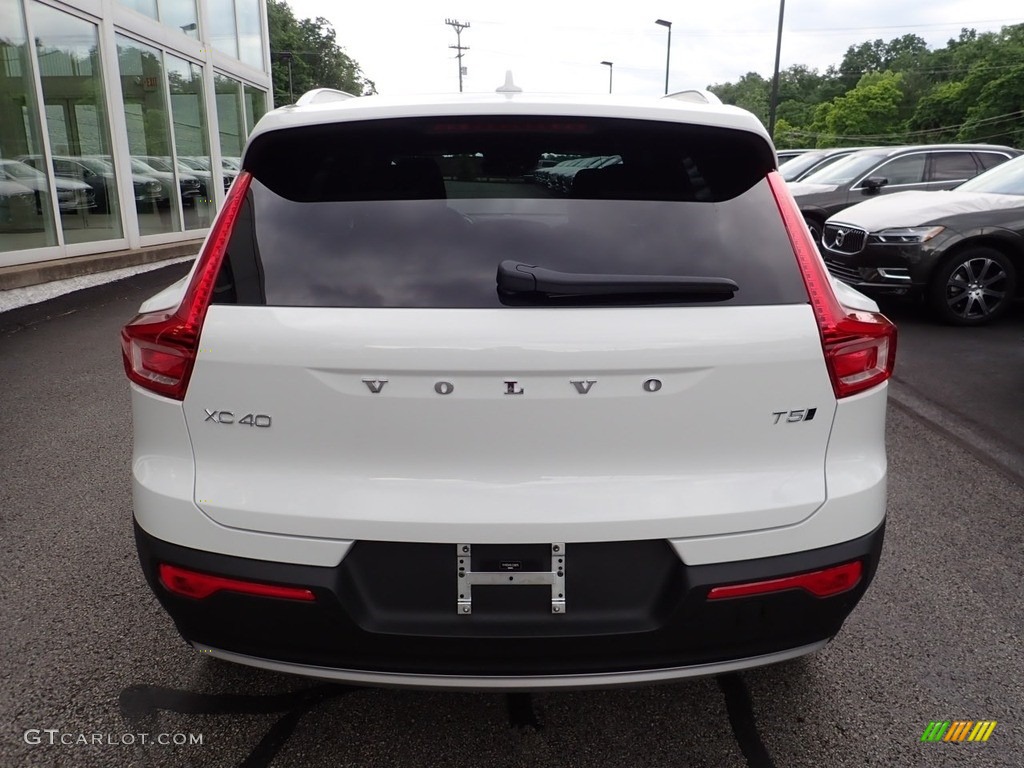 2020 XC40 T5 Momentum AWD - Ice White / Oxide Red/Charcoal photo #3